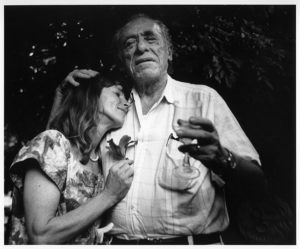 Charles Bukowski donne